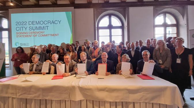 Signing of the Magna Charta at the 2022 Democracy City Summit