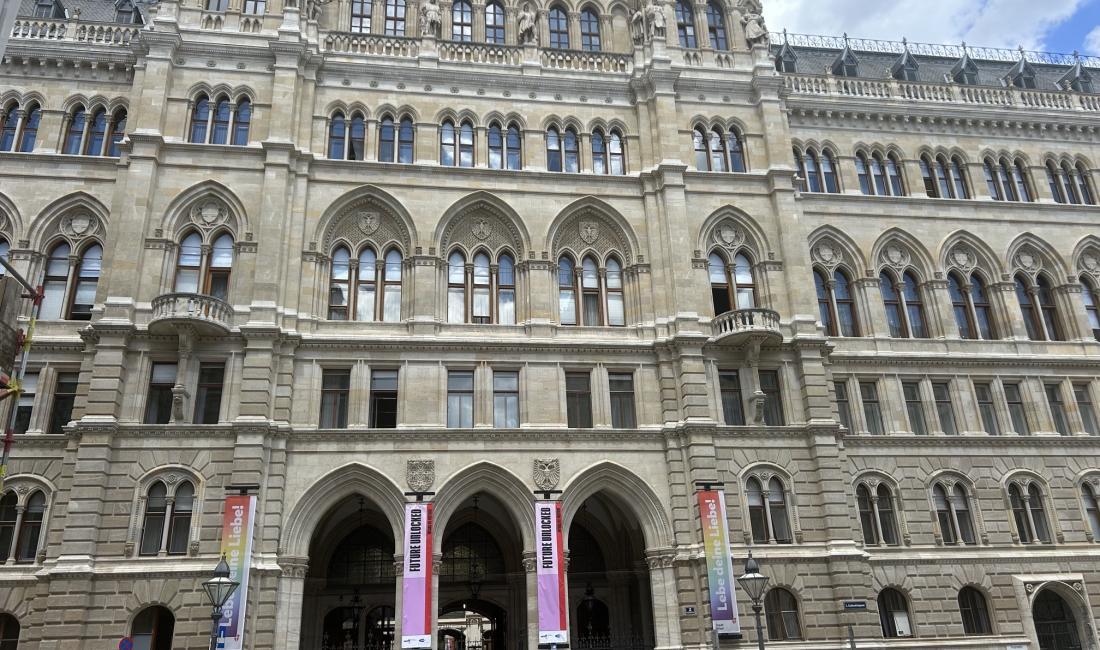 Photo of Vienna Rathaus by Joe Mathews