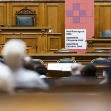 While the Citizens’ Assembly 2025 went ahead at the national level in Switzerland last year, a similar project in Geneva was cancelled at short notice by local authorities in early 2026. Keystone / Alessandro Della Valle 